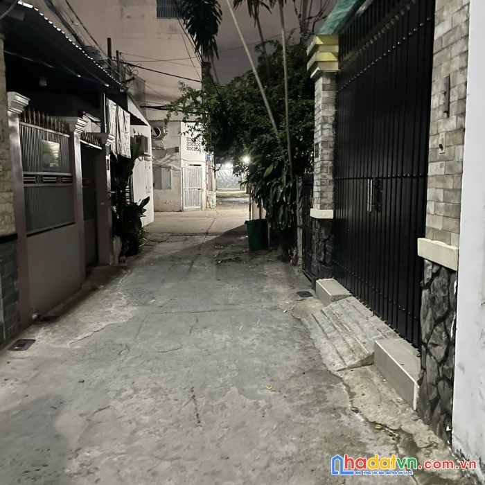 Bán gấp nhà 3 tầng - hẻm oto đổ cửa - gần 90m2 - nguyễn sơn,tân phú - nhỉnh 6 tỷ