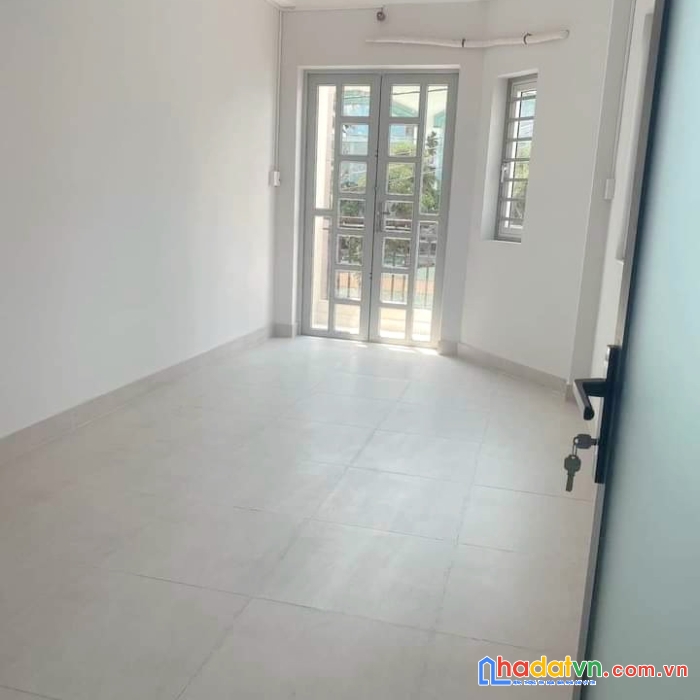 Cho thuê nhà mới 4 tầng hẻm hưng phú p9q8. giá 12 triệu