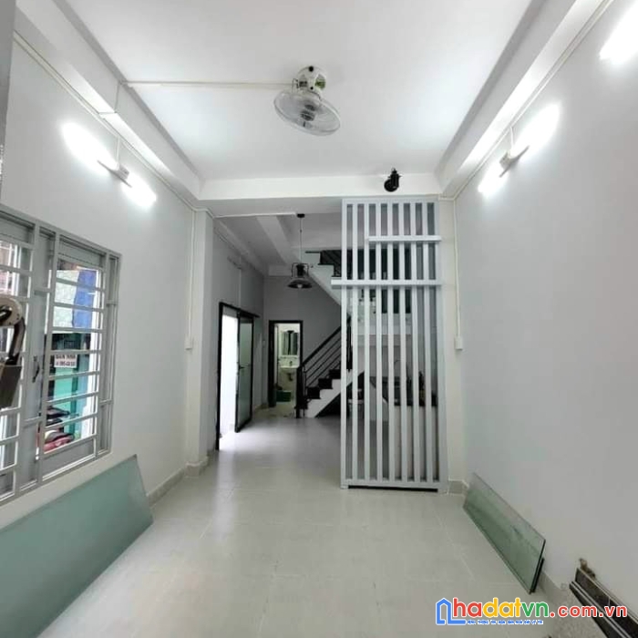 Cho thuê nhà mới 4 tầng hẻm hưng phú p9q8. giá 12 triệu