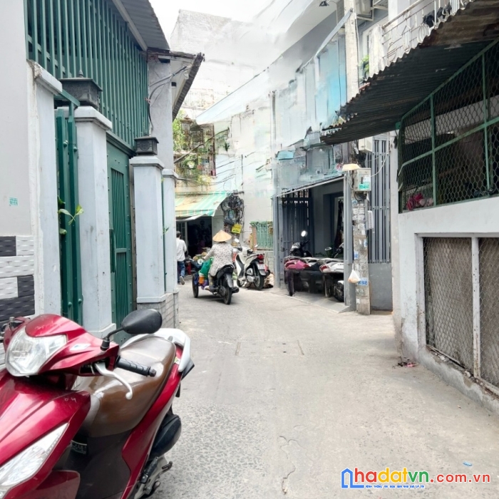 Nhà góc 2 tầng hẻm thẳng đường dương bá trạc p1q8 - giá 3.69 tỷ
