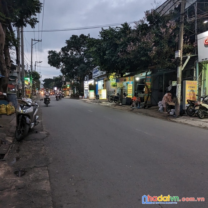 Bán nhà mặt tiền tân phú,phan chu trinh, hơn 70m2, giá ngộp bank.