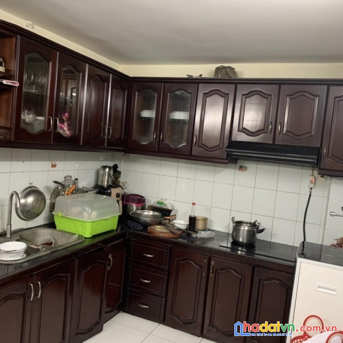 Mặt tiền kinh doanh, tân phú, 4 tầng. hơn 100m2, ngang 5m cần bán gấp.