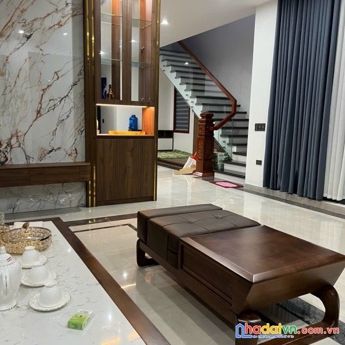 Bán căn biệt thự 350m2 trung tâm phường lê lợi, tp vinh (còn mới)