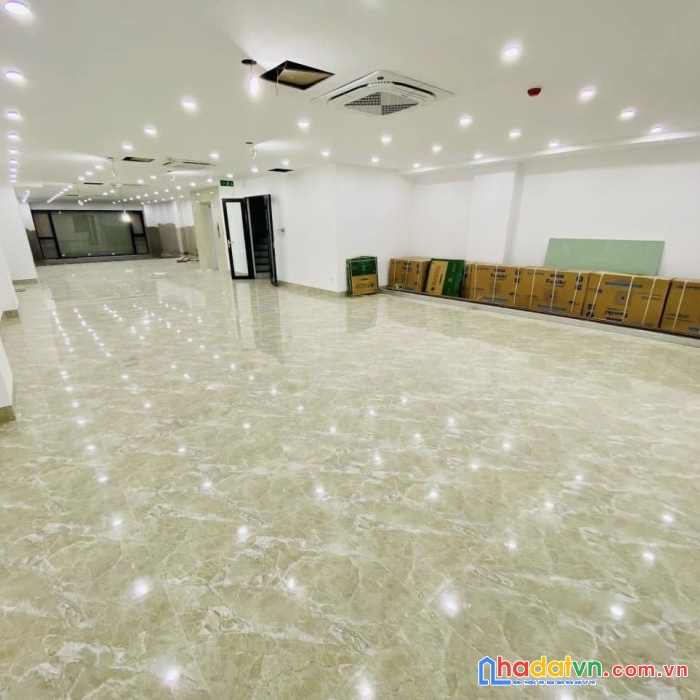 Bán nhà mặt phố triệu việt vương, hai bà trưng 68m, 8 tầng, mt 5m. giá: 40 tỷ