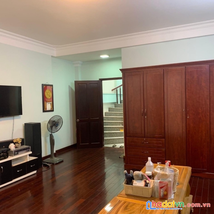 Bán gấp villa diện tích khủng đường phan đăng lưu, p5, phú nhuận.