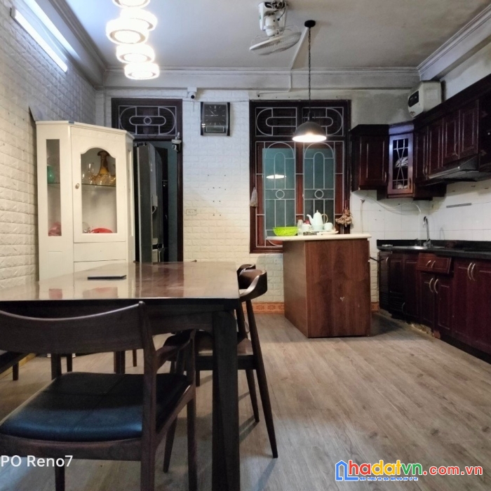 Cho thuê nhà lạc long quân 45m 5 tầng. mt4.5m. 2 ô tô tránh. 25 triệu