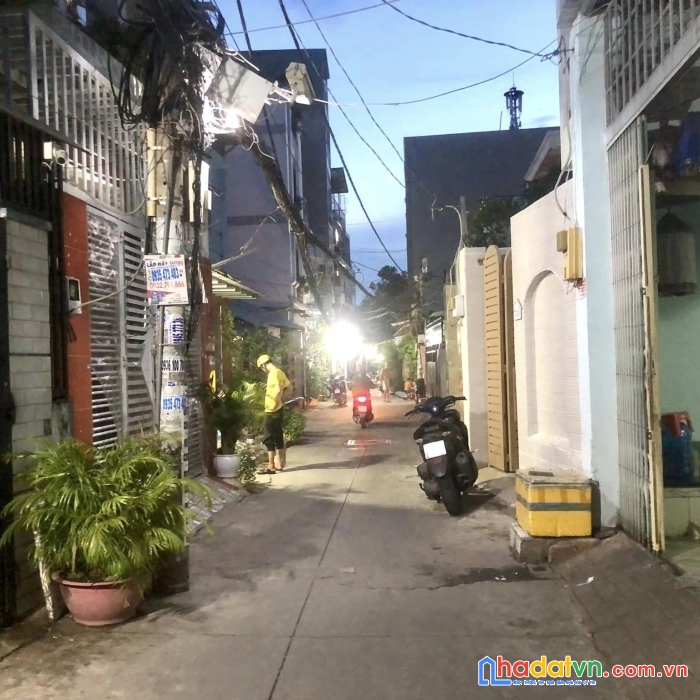Bán nhà hẻm 2 tầng - gần 30m2 - nguyễn hữu tiến,tân phú - nhỉnh 2 tỷ