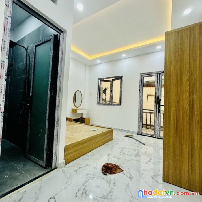 Bán nhà sát phú nhuận 70m2 hxh nở hậu 6.2m 4 phòng ngủ sát mặt tiền quang trung 4.05 tỷ.