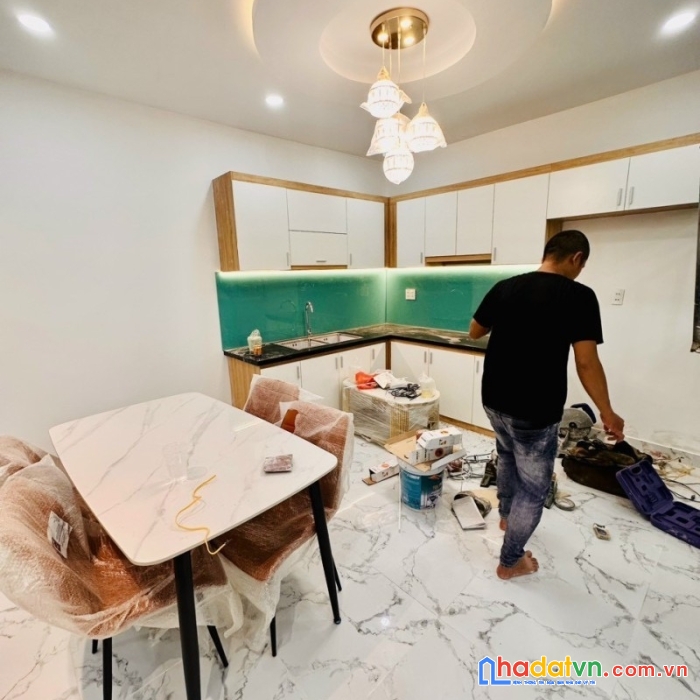 Bán nhà sát phú nhuận 70m2 hxh nở hậu 6.2m 4 phòng ngủ sát mặt tiền quang trung 4.05 tỷ.