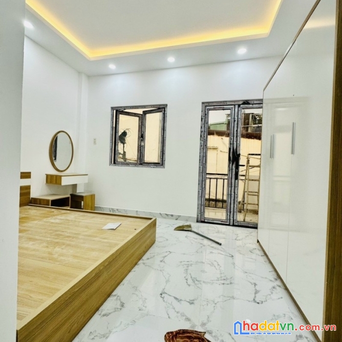 Bán nhà sát phú nhuận 70m2 hxh nở hậu 6.2m 4 phòng ngủ sát mặt tiền quang trung 4.05 tỷ.