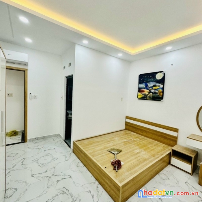 Bán nhà sát phú nhuận 70m2 hxh nở hậu 6.2m 4 phòng ngủ sát mặt tiền quang trung 4.05 tỷ.
