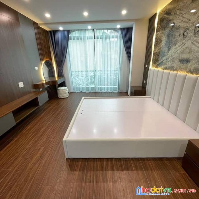 Bán nhà phố đỗ quang, cầu giấy, ô tô kd 60m, mt 4m. giá: 14.9 tỷ