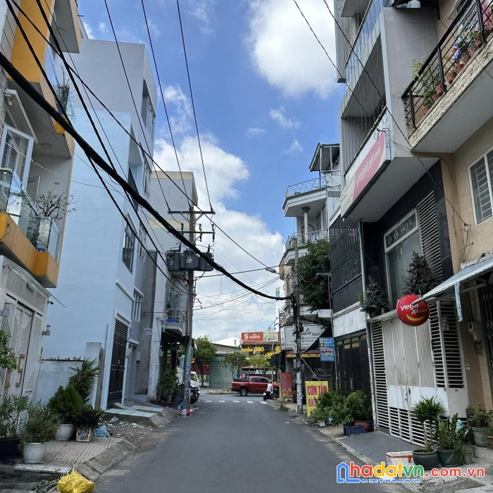 Bán nhà 3 tầng hxh đậu cửa – 40m2 nhà 1 sẹc – tân hương,tân phú – chỉ 6 tỷ