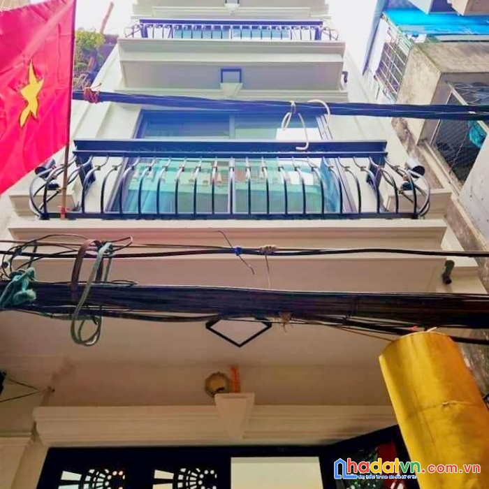 Trung tâm quận đống đa 4 tầng giá 3.25 tỷ phố xã đàn thiết kế hiện đại chủ tặng fun nội thất khách