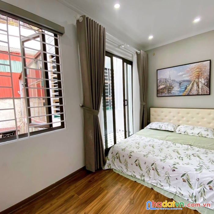 Chủ cần bán nhà phố tôn đức thắng quận đống đa dt:30m2 4 tầng mt:4.2m 3 ngủ giá hơn 3xtỷ - chỉ 50m