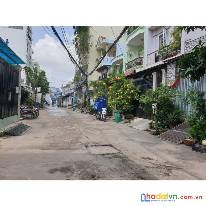 Bán nhà rieng 90m2 2 tầng lạc long quân quận 11 nhỉnh 6 tỷ 