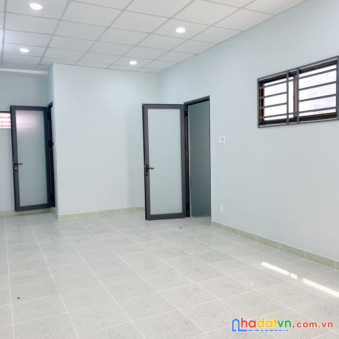 Nhà góc mới 2 tầng nở hậu l 9m gần đường trần bình trọng p2q5