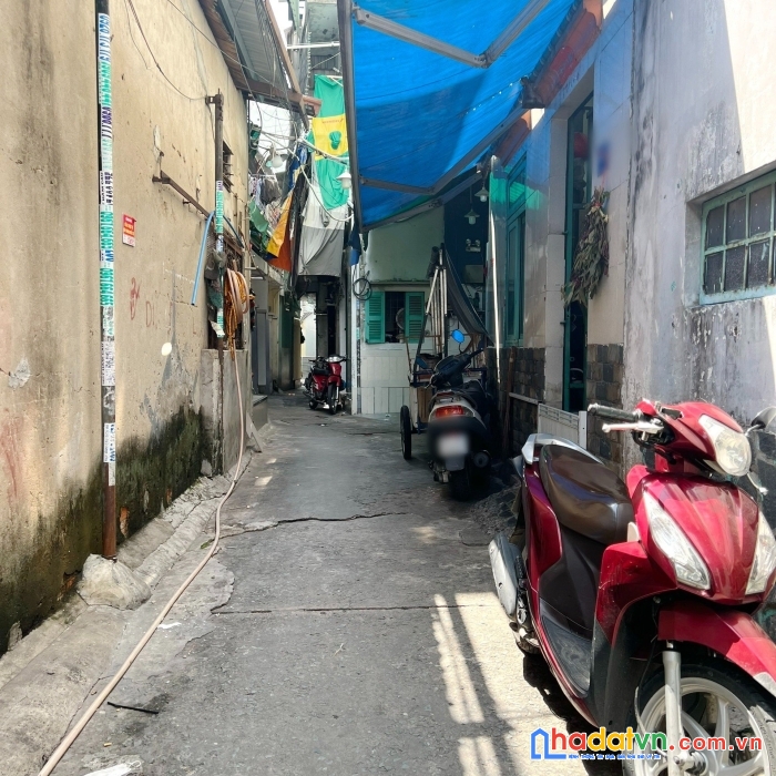 Nhà 2 tầng hẻm thẳng đường hưng phú p9q8 -  giá : 3.3 tỷ (bớt lộc)