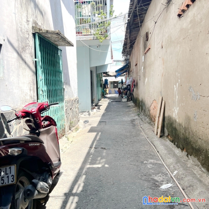 Nhà 2 tầng hẻm thẳng đường hưng phú p9q8 -  giá : 3.3 tỷ (bớt lộc)