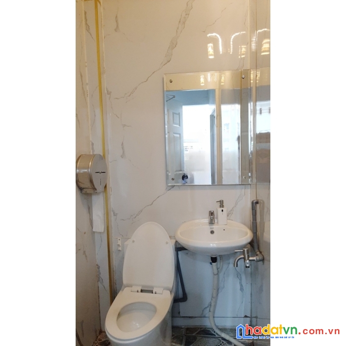 Cho thuê nnc hẻm ô tô dương bá trạc p2q8. giá 20 triệu
