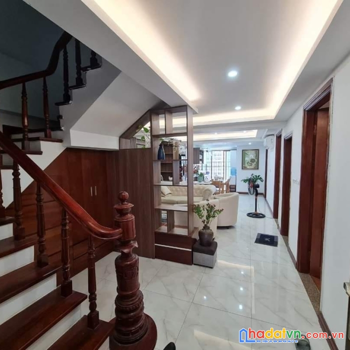 Căn hộ penhouse , hồ tùng mậu, 189m2x 2 tầng 4 ngủ, thiết kế sang trọng