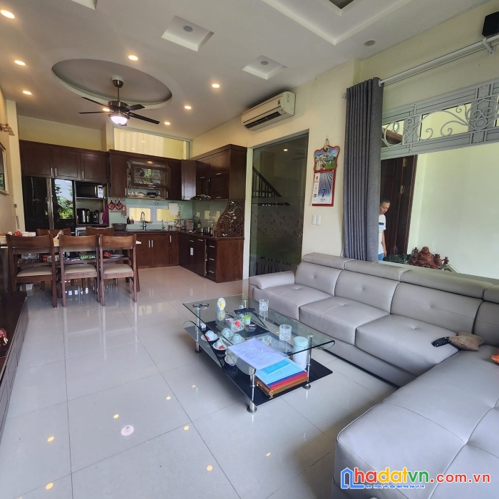 Bán nhà p/lô hoàng quốc việt, cầu giấy, 54m, mt 5.8m, 14 tỷ, ô tô đỗ trước nhà, kinh doanh