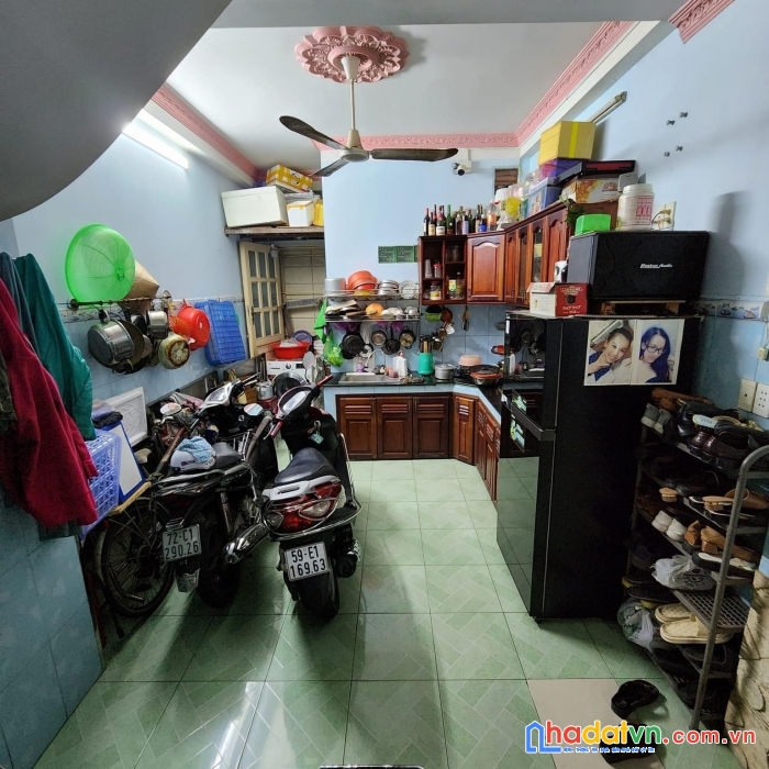 Nhỉnh 11 tỷ nhà hxh 5m thông, huỳnh văn bánh, vừa ở vừa kd, 4 tầng, 6pn, 50m2, vị trí đẹp