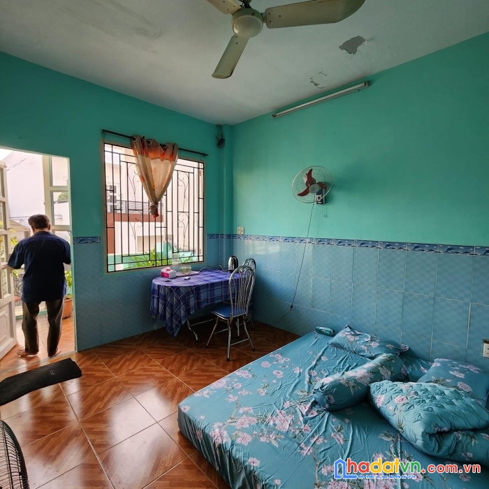 Nhỉnh 11 tỷ nhà hxh 5m thông, huỳnh văn bánh, vừa ở vừa kd, 4 tầng, 6pn, 50m2, vị trí đẹp