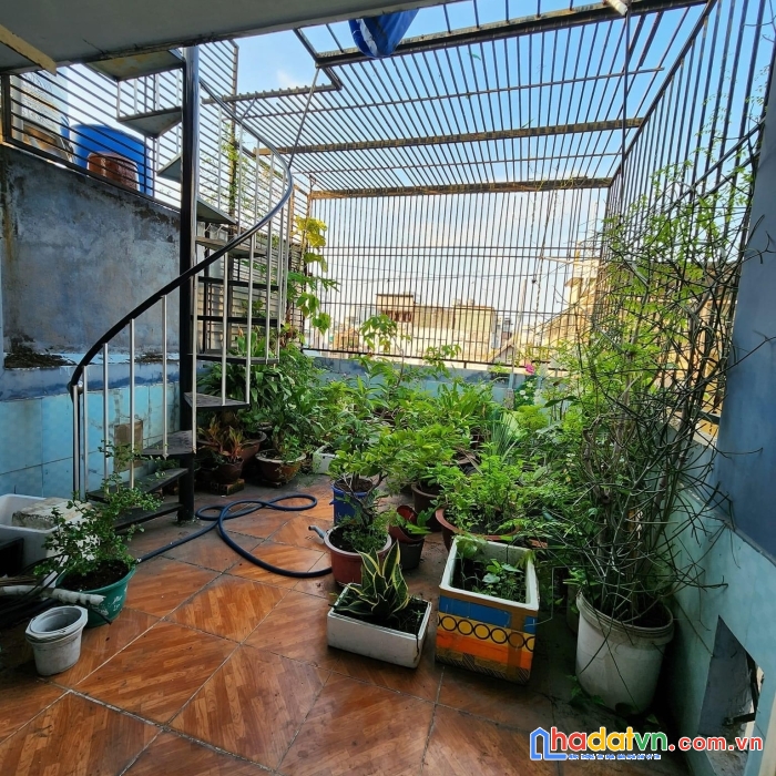 Nhỉnh 11 tỷ nhà hxh 5m thông, huỳnh văn bánh, vừa ở vừa kd, 4 tầng, 6pn, 50m2, vị trí đẹp