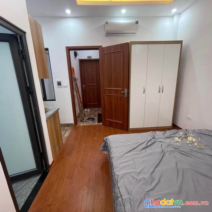 Bán nhà chùa láng, đống đa 40 m2 5t mt5 4.x tỷ.dân xây, kinh doanh. 0912288365