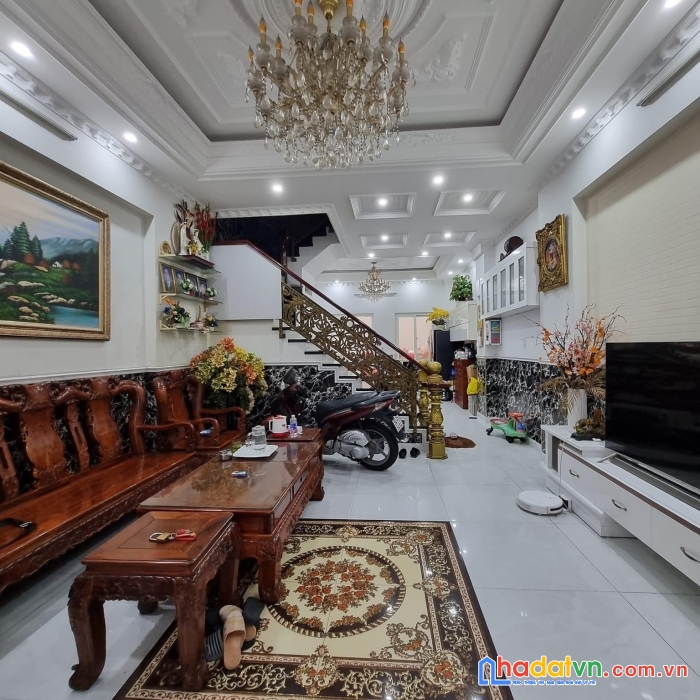 Nhà đẹp nhỉnh 12 tỷ, 70m2, tặng nt 3 tỷ, hxh cách 5m thông, lê văn sỹ, q3, 4 tầng, 4pn