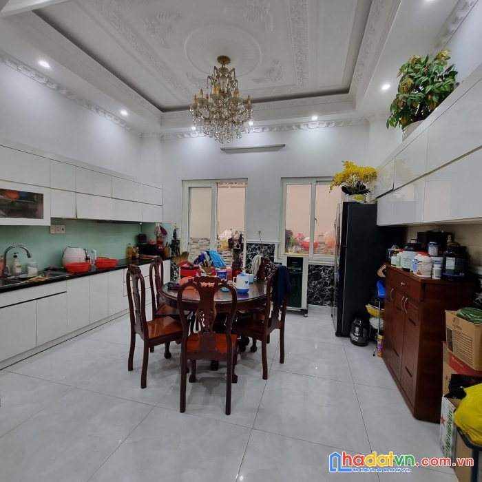 Nhà đẹp nhỉnh 12 tỷ, 70m2, tặng nt 3 tỷ, hxh cách 5m thông, lê văn sỹ, q3, 4 tầng, 4pn