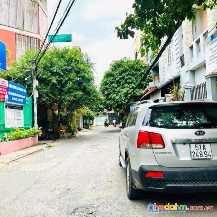 Ngay bv 175,hxh  8m thông nguyễn kiệm, p3, q.gò vấp 4x19m 3 tầng