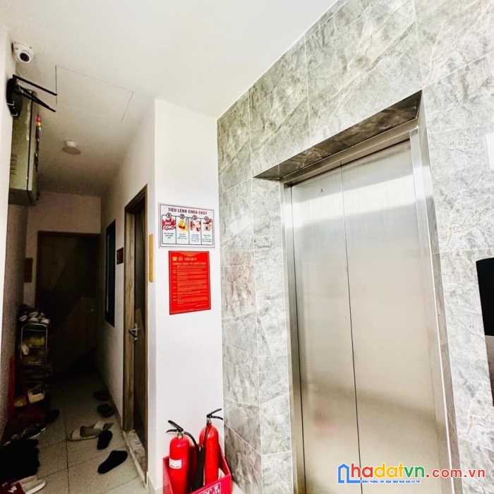 Con gà đẻ trứng vàng chdv quốc lộ 13 bình thạnh 7 tầng thang máy 27,3 tỷ