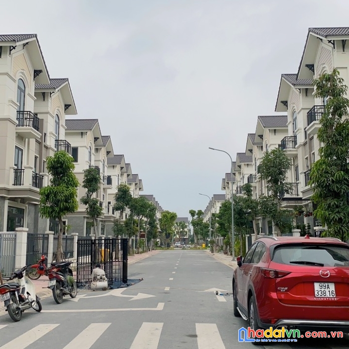 Bán căn biệt thự song lập 135m2 hướng nam, cạnh căn góc