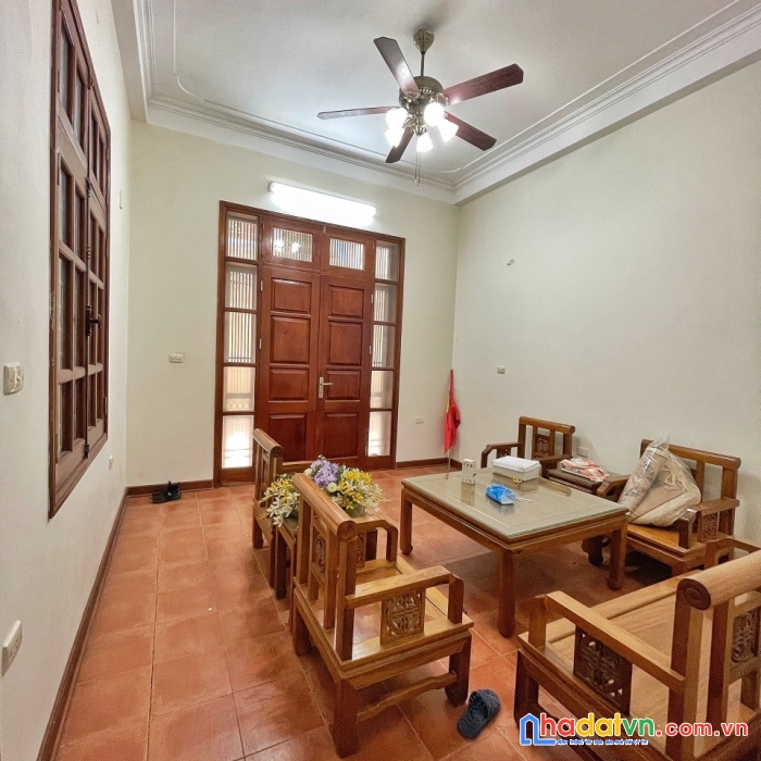 Bán nhà trần duy hưng, cầu giấy 55m 5t, mt 4m.  nhà dân xây, kinh doanh. 8.5  tỷ