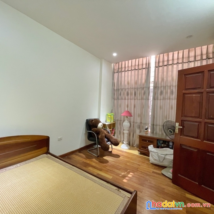 Bán nhà trần duy hưng, cầu giấy 55m 5t, mt 4m.  nhà dân xây, kinh doanh. 8.5  tỷ