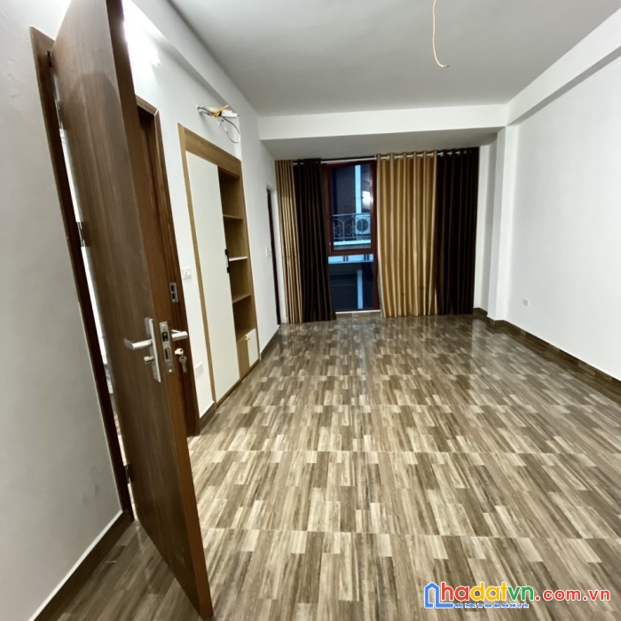 Bán nhà đẹp xuân la 33m 6 tầng. mt6.5m. lô góc, gần hồ tây. kinh doanh. 5.5 tỷ