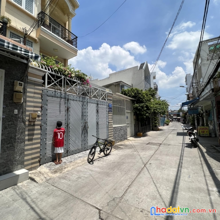 Bán nhà đường bình trị đông, 5 tầng, 72m2, hẻm xe hơi, nhà mới ở ngay chỉ 5 tỷ nhỉnh.