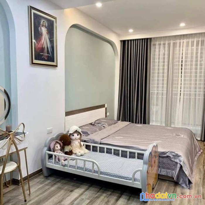Bán nhà phố lê văn thiêm, thanh xuân 56m, 4 tầng, mt 4.3m. giá: 15 tỷ