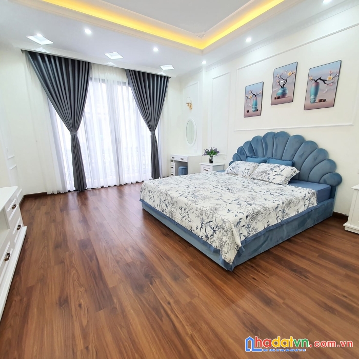 Bán nhà phố hồ ba mẫu, đống đa 56m, 5 tầng, mt 5m. giá: 13.5 tỷ
