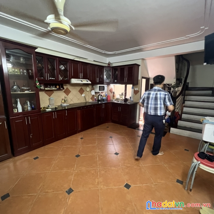 Cho thuê nhà ngõ ô tô tải #vĩnh_phúc giao văn cao, đội cấn. 45m2 thông sàn. full đồ cực rẻ