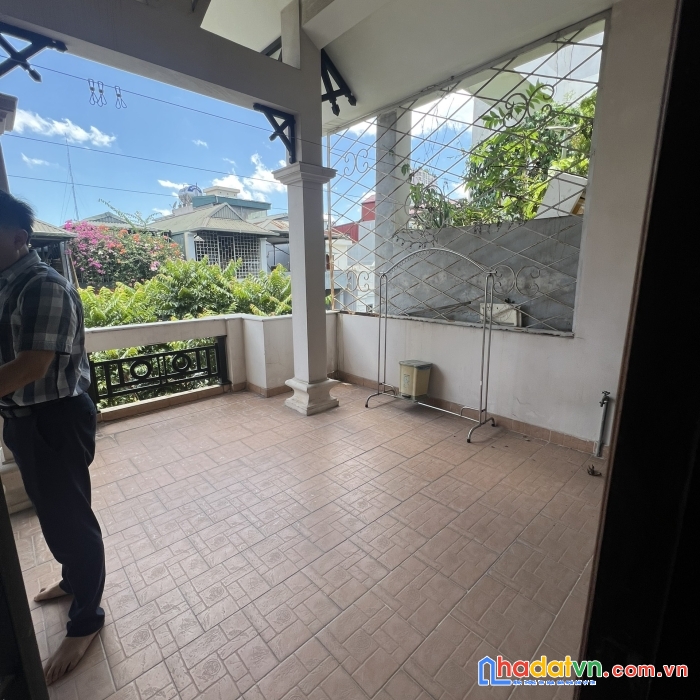Cho thuê nhà ngõ ô tô tải #vĩnh_phúc giao văn cao, đội cấn. 45m2 thông sàn. full đồ cực rẻ