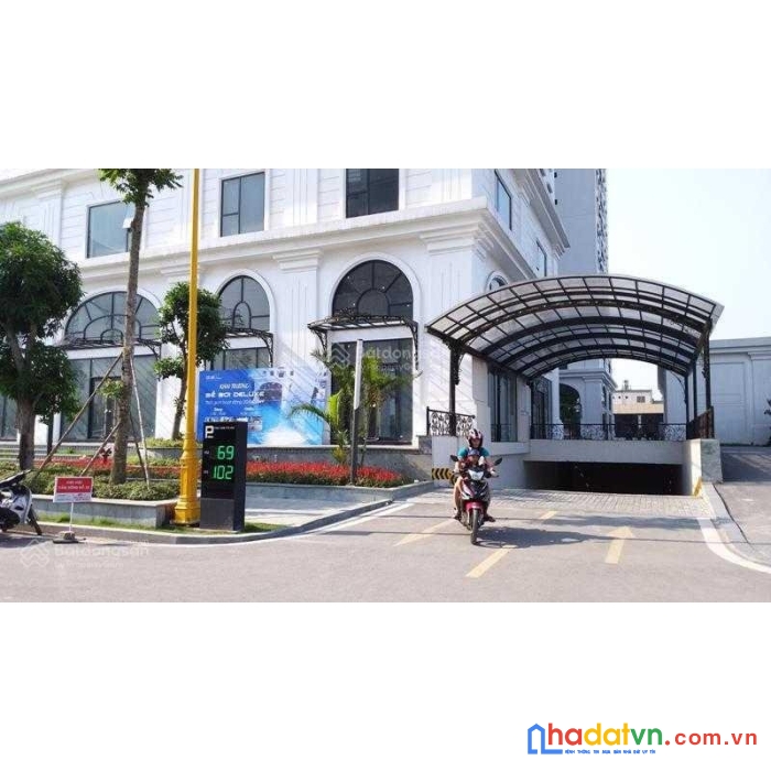 Gia đình cần bán gấp 2 căn hộ cực đẹp tầng 16 tại eco lake view. giá chỉ từ 2,3x tỷ.lh 0973:881:567