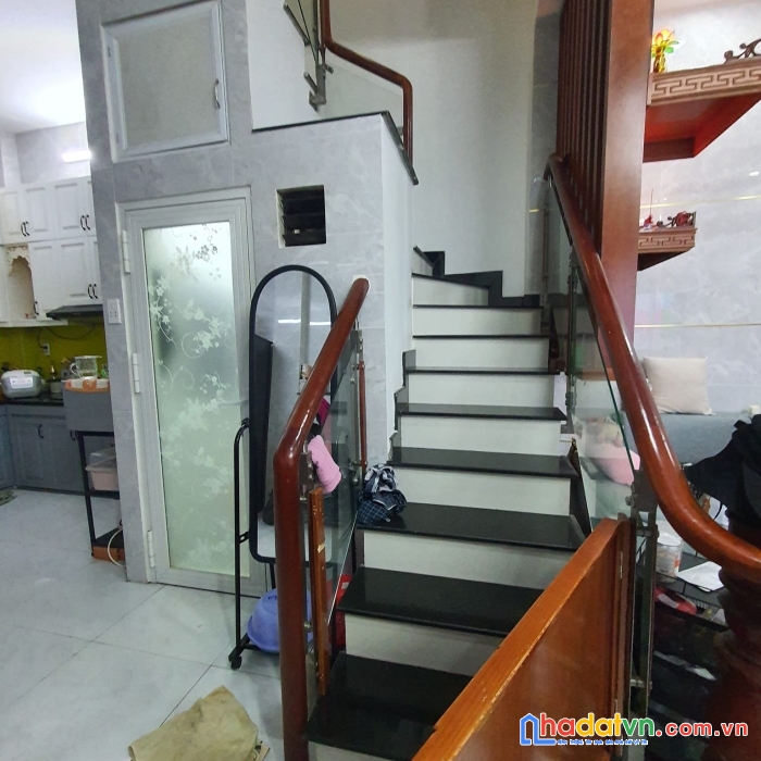 Cần bán gấp nhà 3 tầng - 60m2 hxh né nhau - nhà 1 sẹc nở hậu - tân hương,tân phú - nhỉnh 4 tỷ