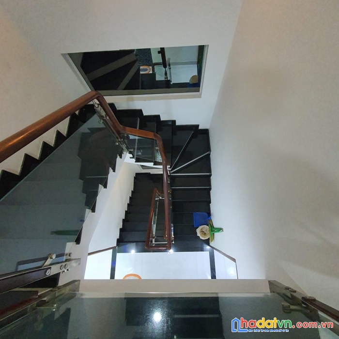 Cần bán gấp nhà 3 tầng - 60m2 hxh né nhau - nhà 1 sẹc nở hậu - tân hương,tân phú - nhỉnh 4 tỷ
