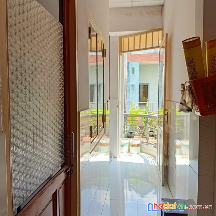 Bán nhà 2 tầng - hxh đổ cửa gần 70m2 - văn cao,tân phú - nhỉnh 6 tỷ