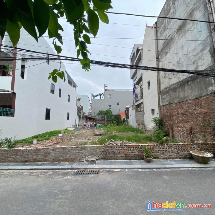 Quá hiếm sát 2 tòa chung cư, trục chính tt đông anh, 2 oto tránh, giá quá mềm 4x/m2