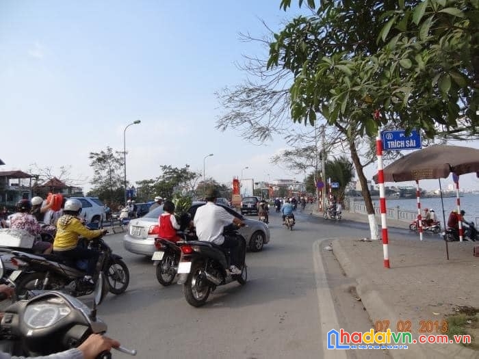 Bán nhà ngõ 210 lạc long quân 51m x 1 tầng, mt: 4.5m