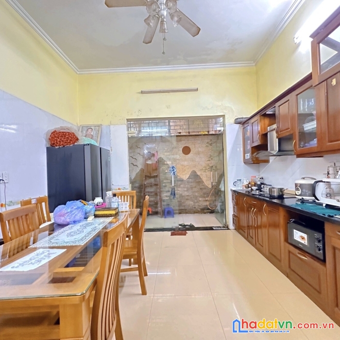 Cho thuê nguyên căn nhà mặt phố kim mã, ba đình 80m2, 5 tầng giá 40 triệu. 0912288365